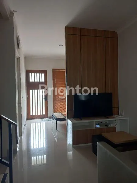 image JUAL RUMAH 2 LANTAI FULL FURNISH DAN INTERIOR DARI DESAIN INTERIOR (3)