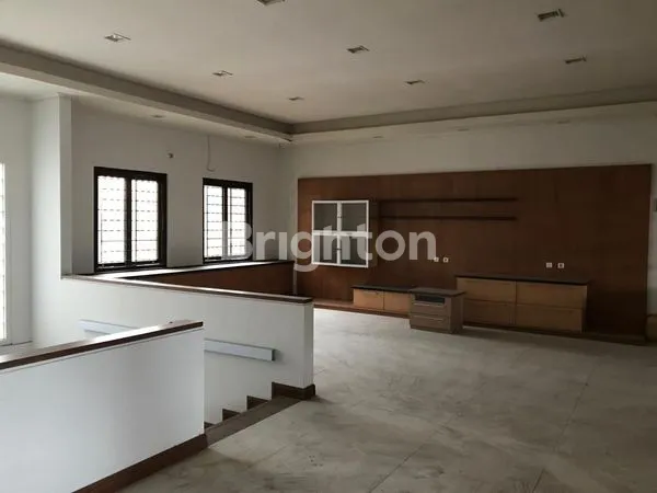 image RUMAH USAHA JALAN RAYA AMBENGAN STRATEGIS (7)