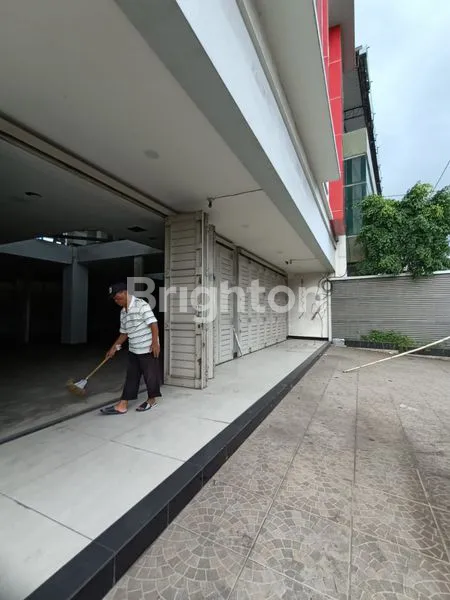 image 3 RUKO JEJER, 3 LANTAI BARU GRESS DI MAGELANG DEKAT ARTOS MALL KAWASAN PERKANTORAN DEKAT PERUMAHAN, RESTO, BANK & HOTEL ISTIMEWA DIKAWASAN KOTA MAGELANG (7)