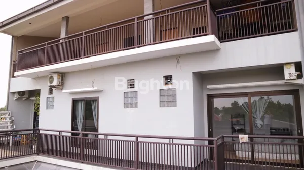 image RUMAH 3 LANTAI BAGUS FURNISHED SHM DI JL GURAME TENGAH BAMBU APUS PAMULANG TANGERANG SELATAN (6)