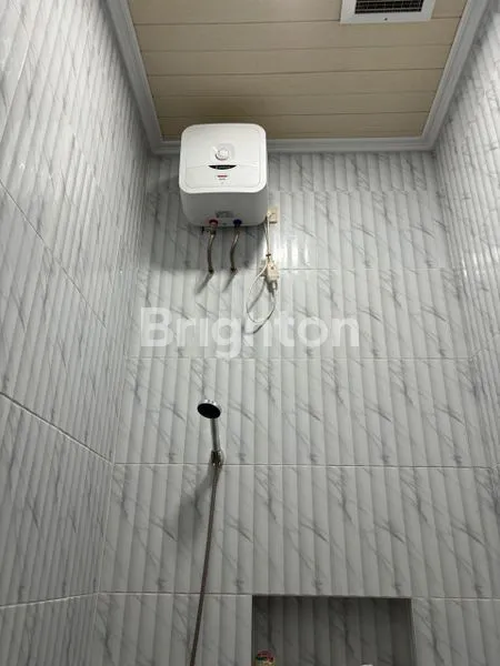 image RUMAH SIAP HUNI FULL FURNISH DI DALAM PERUMAHAN DEKAT JALAN D'TJOLOMADOE (5)