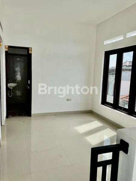 image DISEWAKAN RUMAH BANGUNAN BARU LOKASI STRATEGIS RENON DENPASAR BALI DEKAT PANJER SANUR SESETAN KUTA (1)