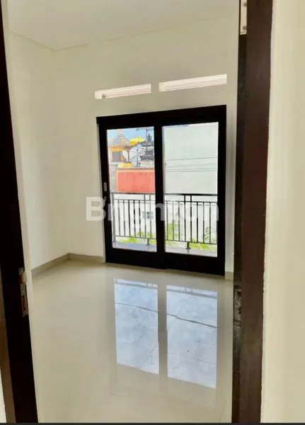 image DISEWAKAN RUMAH BANGUNAN BARU LOKASI STRATEGIS RENON DENPASAR BALI DEKAT PANJER SANUR SESETAN KUTA (8)
