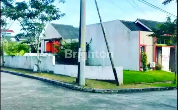 image RUMAH HOOK HALAMAN LUAS (2)