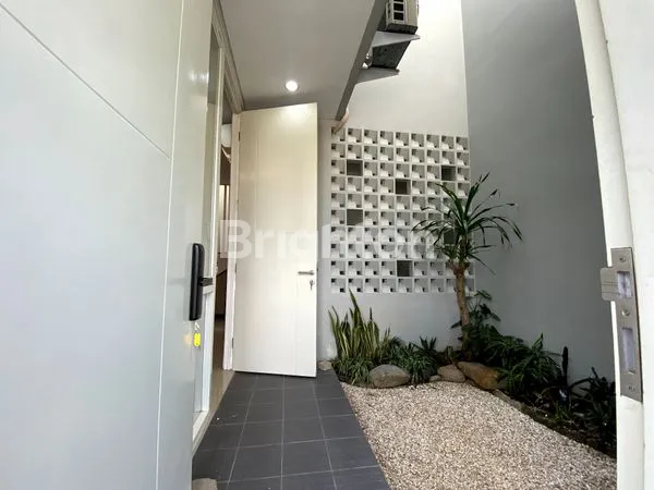 image RUMAH 3 LANTAI - THE DOMINICA (2)