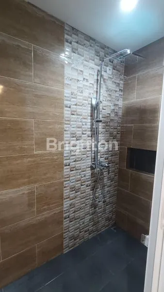 image RUMAH 3 LANTAI - THE DOMINICA (6)