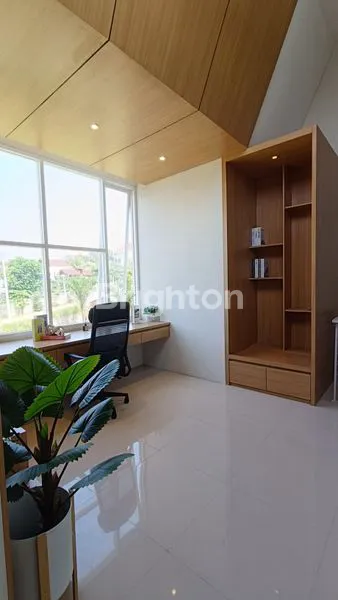 image RUMAH 3 LANTAI - THE DOMINICA (8)