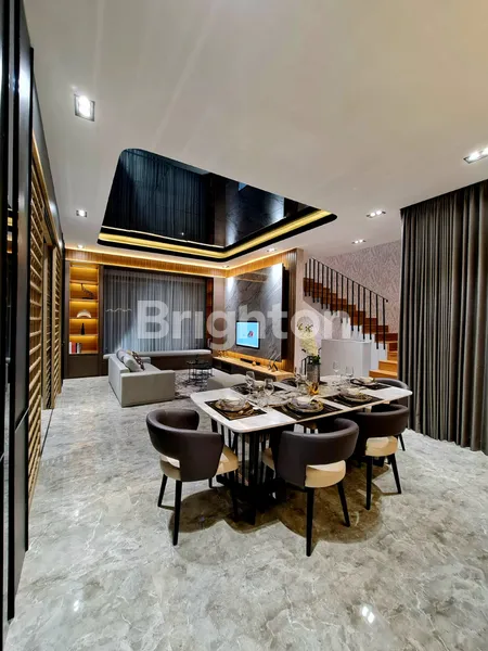 image VASTU V9 RUMAH 3 LANTAI MEWAH JGC TOWNHOUSE CLUSTER JAKARTA GARDEN CITY (4)