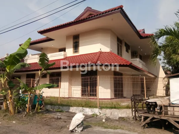 image RUMAH IDAMAN 2 LANTAI DI RAYA WONOREJO SELATAN (1)