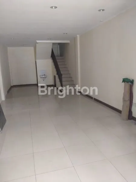 RUKO STRATEGIS 3.5 LANTAI DI JALAN RAYA BOGOR