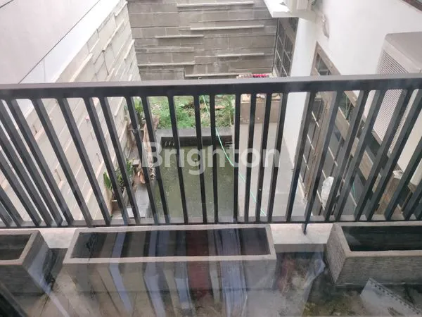 image RUMAH MEWAH DI TENGAH KOTA SURABAYA TIMUR (6)