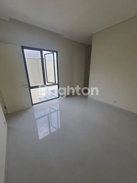 image RUMAH WOODLAND CITRALAND GRESS (4)