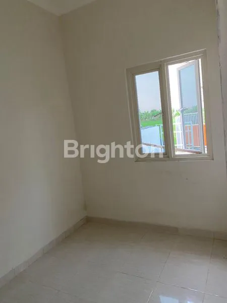 image RUMAH BARU GRESS SIAP HUNI (4)