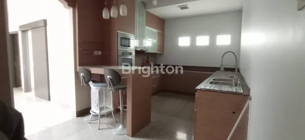 image RUMAH MEWAH LUAS DAN CANTIK DI BSD (3)