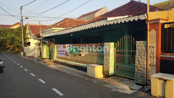 image RUMAH/ TEMPAT TINGGAL DI PERUMAHAN (2)