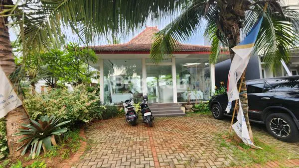 image RUMAH ASRI 2 LANTAI BERADA DALAM CLUSTER DI KOTA DEPOK (2)