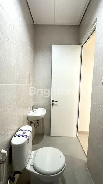 image RUMAH ASRI 2 LANTAI BERADA DALAM CLUSTER DI KOTA DEPOK (7)