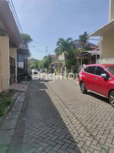 image RUMAH MINIMALIS 1 LANTAI, BARU RENOV, LINGKUNGAN ASRI, SELANGKAH KE PAKUWON CITY MALL, DDEKAT KE ITS DAN GALAXY MALL, GRIYA ASRI (1)