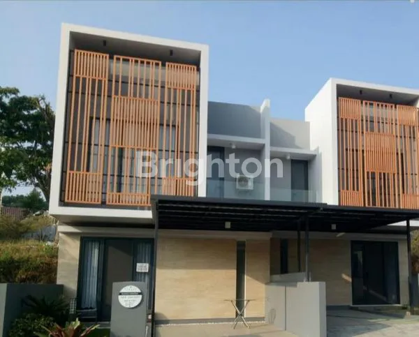 image RUMAH DENGAN 3 KAMAR TIDUR, ROW 2,5 (1)