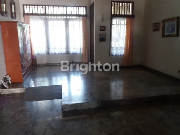 image RUMAH STRATEGIS KERTAJAYA INDAH DEKAT TENGAH KOTA SBY MERR GALAXYMALL PAKUWON CITY UNAIR MULYOSARI DHARMAHUSADA (4)