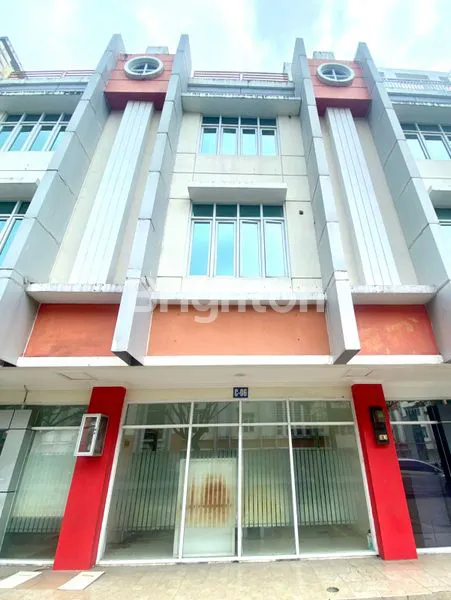 image DUA RUKO BESAR SATU PINTU (2)