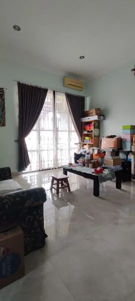 image RUMAH MINIMALLIST TERAWAT DUA LANTAI LINGKUNGAN PERUMAHAN DI RENON (6)