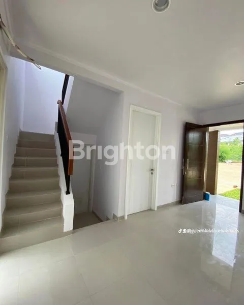 image RUMAH MODERN TROPIS DI DALAM CLUSTER DI KOTA DEPOK (6)