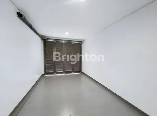 image RUMAH CANTIK SIAP HUNI SUDAH RENOVASI GREENWICH PARK BSD (8)