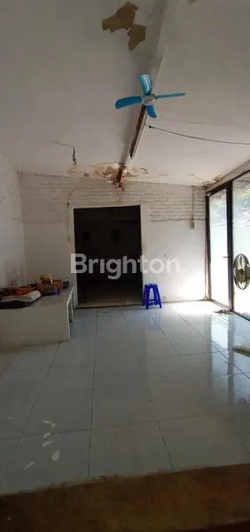 image TURUN HARGA, DRASTIS, RUMAH LAMA TAMBANGBOYO SURABAYA TIMUR, NOL JALAN RAMAI PADAT PENDUDUK, BISA UNTUK USAHA (2)