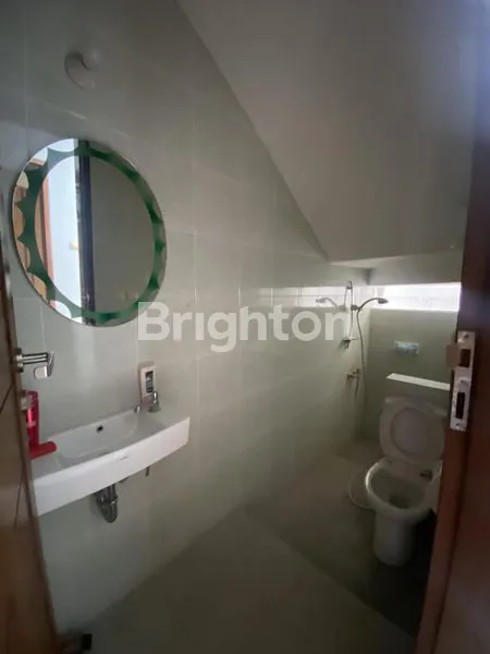 image RUMAH 2 LANTAI DI AREA RENON DENPASAR (4)