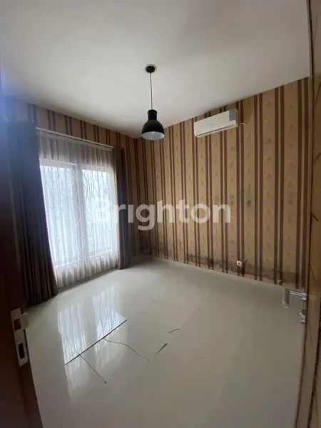 image RUMAH 2 LANTAI DI AREA RENON DENPASAR (5)