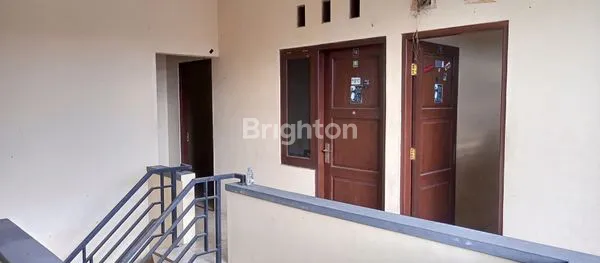 image RUMAH KOST 2 LANTAI DEKAT KAMPUS ATMI (7)