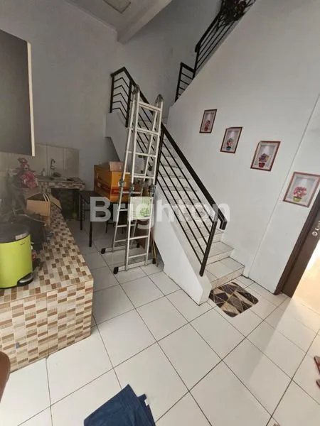 image RUKO FLUORITE HADAP JALAN  (6)