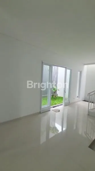 image RUMAH MUNGIL  2 LANTAI SIAP HUNI DEKAT STASIUN SUDIMARA (5)