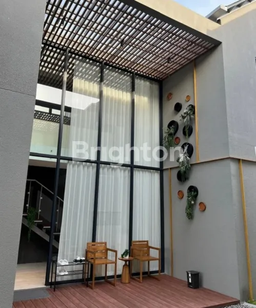 image RUMAH NUANSA RESORT 2 LANTAI ROYAL RESIDENCE WIYUNG, SURABAYA BARAT (1)