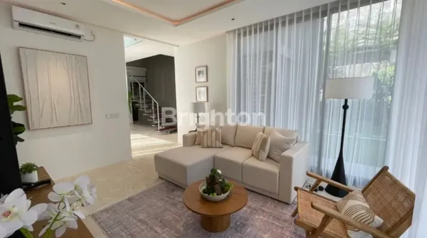 image RUMAH NUANSA RESORT 2 LANTAI ROYAL RESIDENCE WIYUNG, SURABAYA BARAT (3)