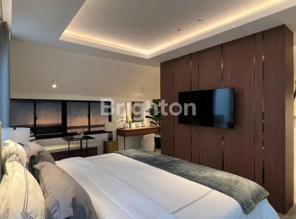 image HUNIAN MEWAH KONSEP RESORT DI PERUMAHAN ELITE WIYUNG, SURABAYA BARAT (6)