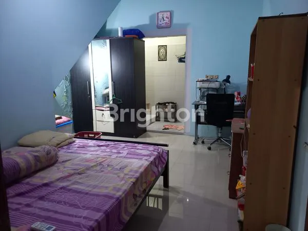 image RUMAH 2 LANTAI SIAP HUNI TENGAH KOTA SIDOARJO (3)