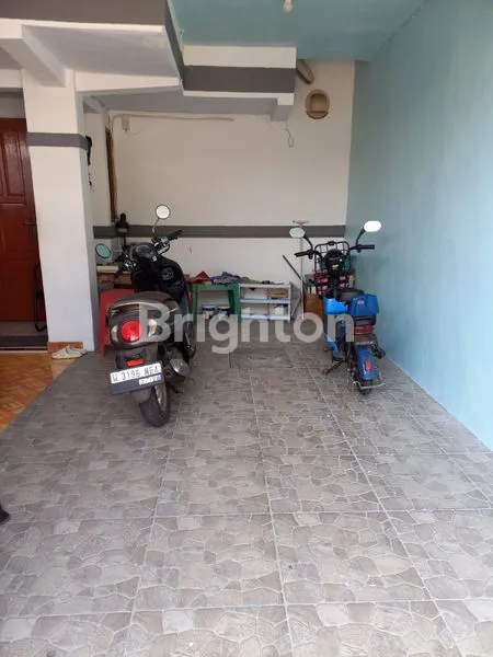 image RUMAH 2 LANTAI SIAP HUNI TENGAH KOTA SIDOARJO (4)