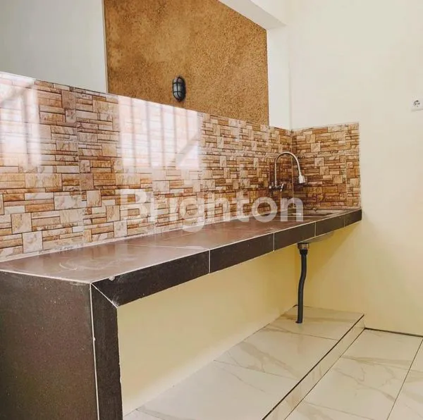 image RUMAH 3 LANTAI TERMURAH ADA ROOFTOP HANYA 5 MENIT KE SOEHAT MALANG (6)