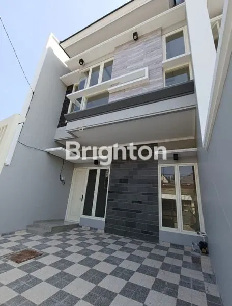 image JUAL RUMAH 2LANTAI BARU GRESS NGINDEN INTAN (3)