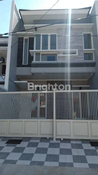 image JUAL RUMAH 2LANTAI BARU GRESS NGINDEN INTAN (2)