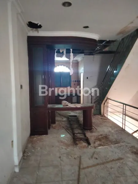 image RUKO JL. YOS SUDARSO SIAP HUNI MEDAN BARAT (6)