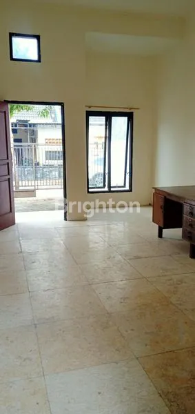 image RUMAH 1 LANTAI POJOK DGN ROW MOBIL LUAS DILINGKUNGAN NYAMAN STRATEGIS DEKAT KOTATRUST RESIDENCE (2)