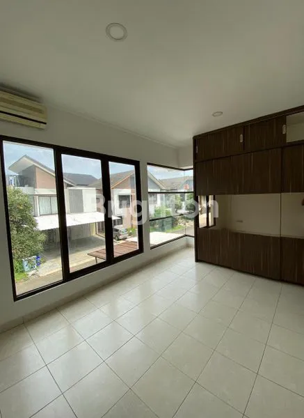 image RUMAH DI SERENADE LAKE GADING SERPONG (3)