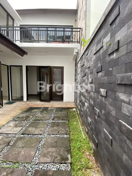 image RUMAH DI SERENADE LAKE GADING SERPONG (7)