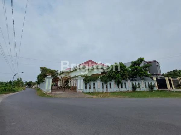 image RUMAH DAN TEMPAT USAHA (1)