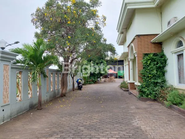 image RUMAH DAN TEMPAT USAHA (2)