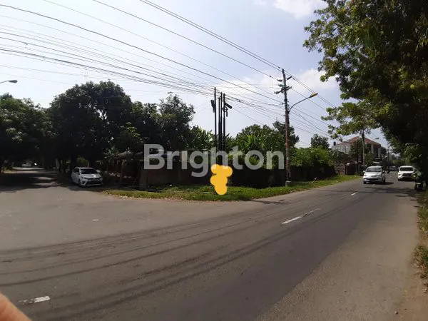 image TANAH MURAH DI TENGAH KOTA SOLO !! HARGA TERMURAH COCOK DIBANGUN RUANG USAHA ATAU APARTEMEN (1)