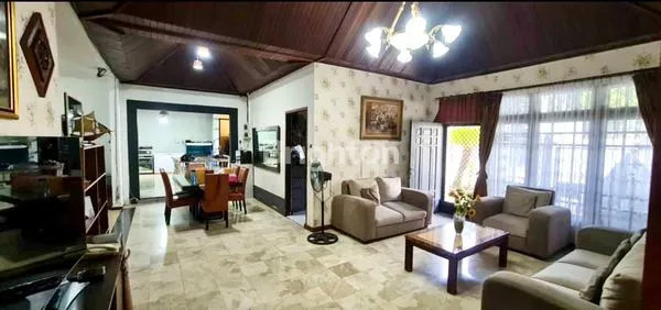 image RUMAH CANTIK DAN LUAS (2)